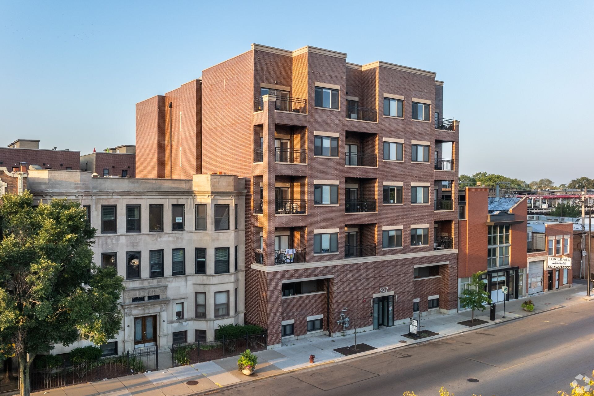 Building Photo - 925 W Irving Park Rd