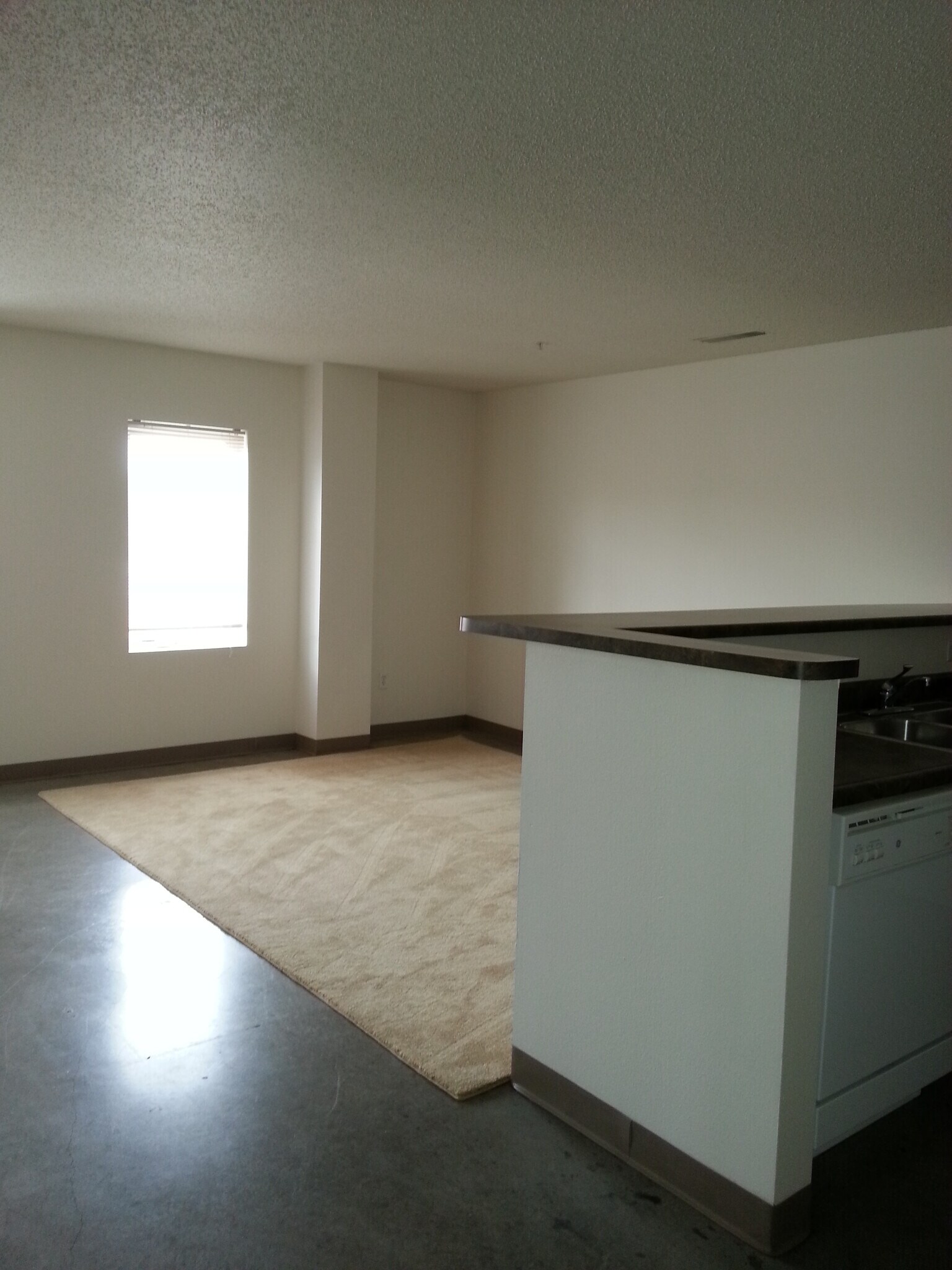 Building Photo - 943 S Gilbert St