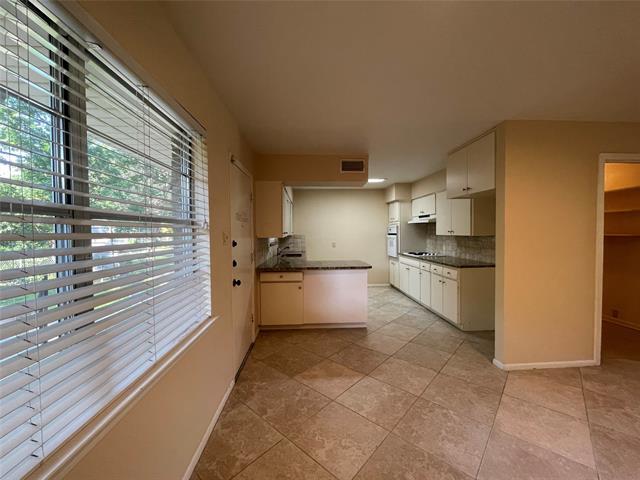 Building Photo - 1303 Northlake Dr