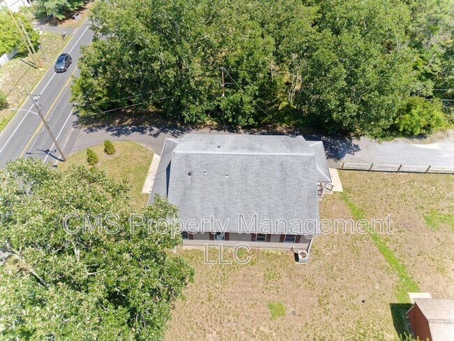Building Photo - 756 Lakehurst Rd