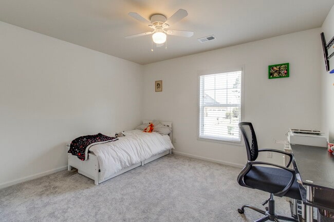 Building Photo - 456 Edenhall Dr