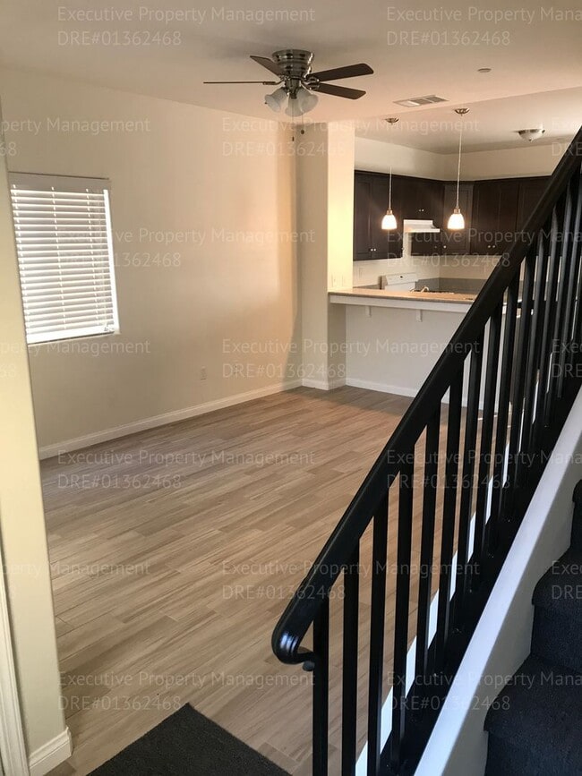 Building Photo - Bluehorse Townhomes