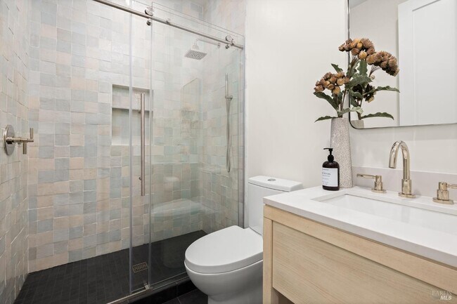 Building Photo - 987 Mark West Springs Rd