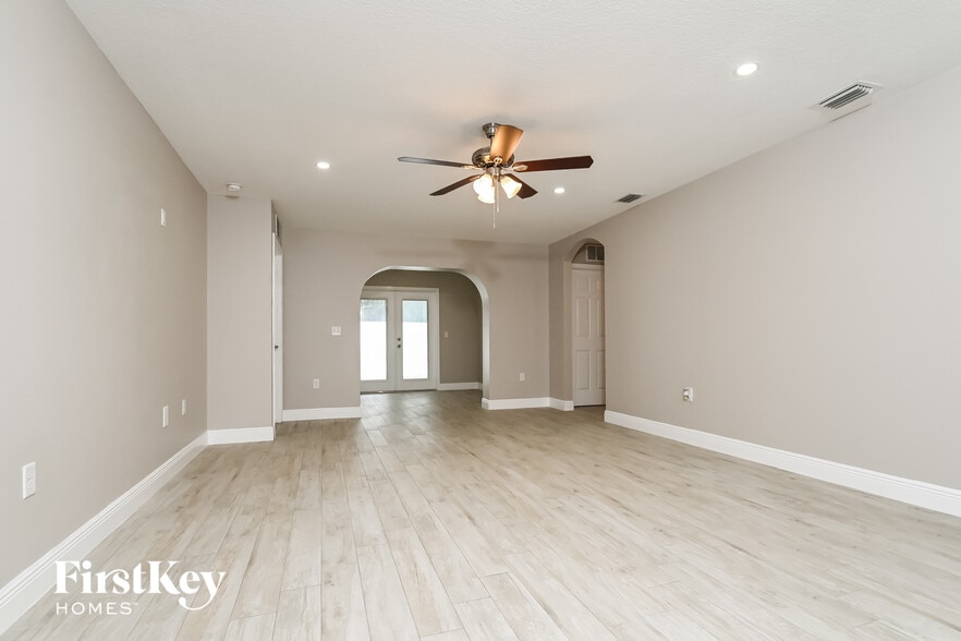 Building Photo - 11202 Hidden Breeze Dr