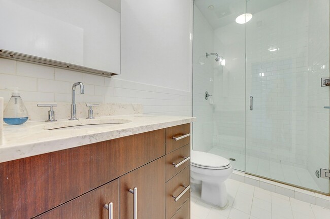 Building Photo - 22 Vela Way