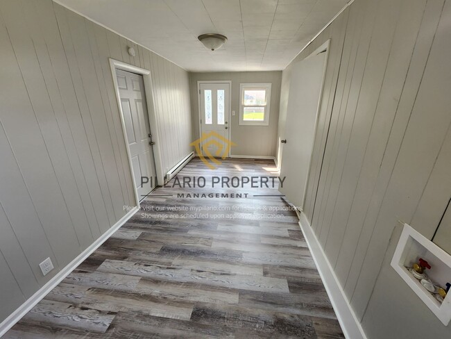 Building Photo - Newly Renovated, 3 Bedroom, 1 Bathroom Hom...