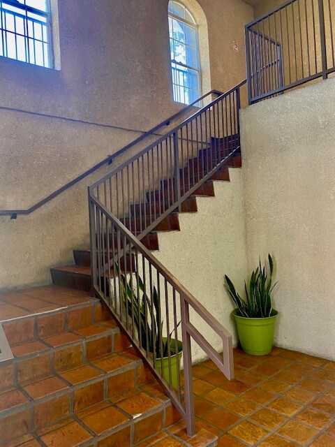 Building Photo - 5650 York Blvd
