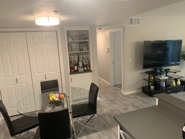 Building Photo - 122 Mangano Cir