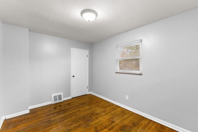 Building Photo - 384-386 South Napoleon Avenue - 386 S. Napoleon Avenue