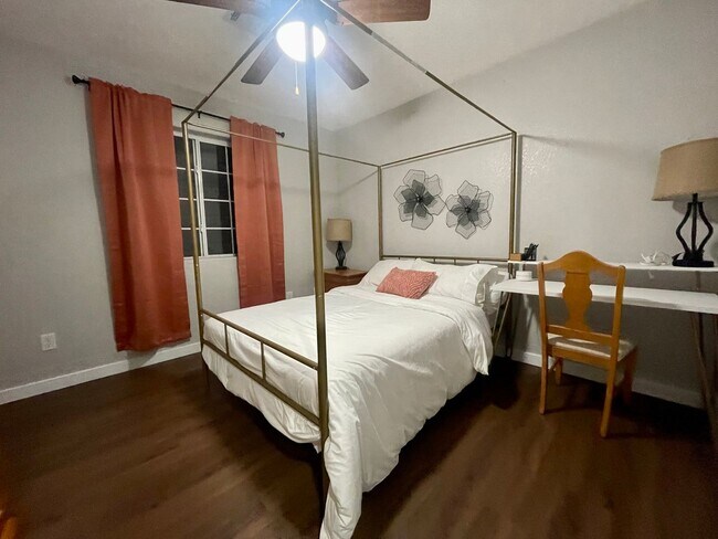 Building Photo - VILLA CHAPARRAL