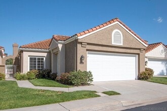 Building Photo - Sun-Filled 2 bedroom 2 bathroom Rancho Bernardo Home with Private Patio!