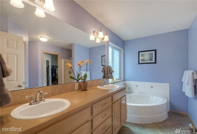 Building Photo - 3 br, 2.5 bath House - 22424 SE 244th St