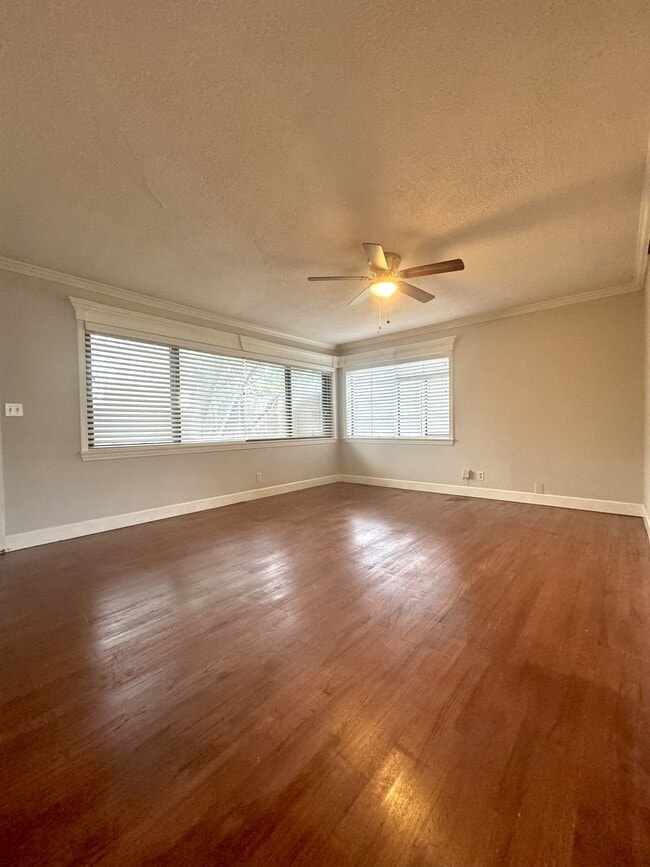 Building Photo - 3504 Lewis Ln