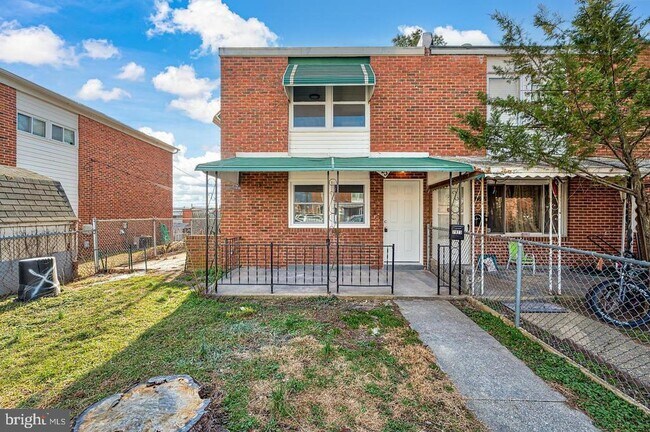 Building Photo - 7923 Eastdale Rd
