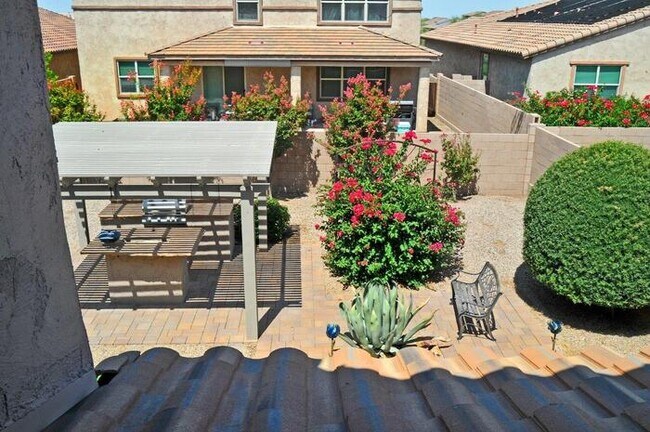 Building Photo - Stunning Executive Home (former model) in ...