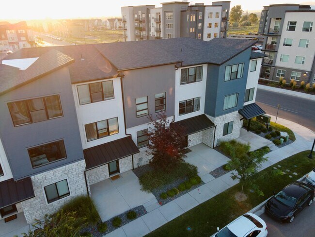 Building Photo - 374 S Willow Leaf Rd