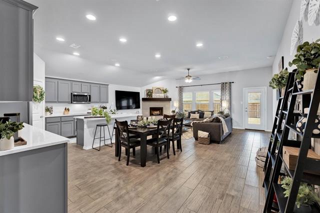 Building Photo - 11501 White River Dr