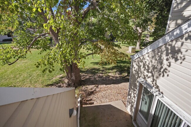 Building Photo - 2618 S Xanadu Way