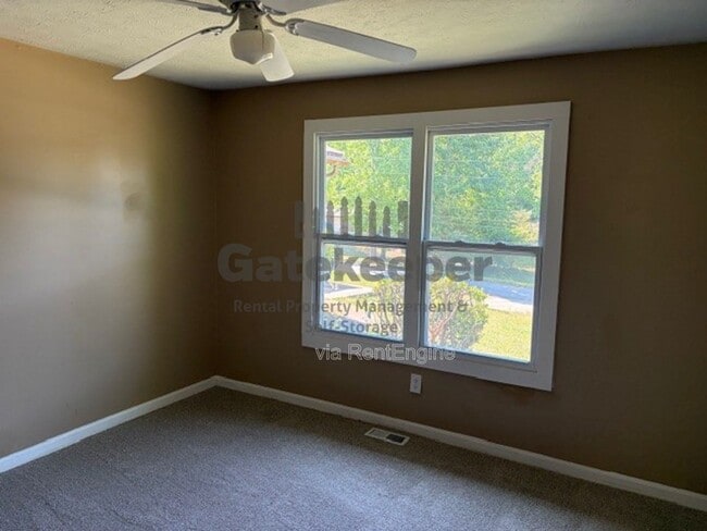 Building Photo - 125 Elberta Dr