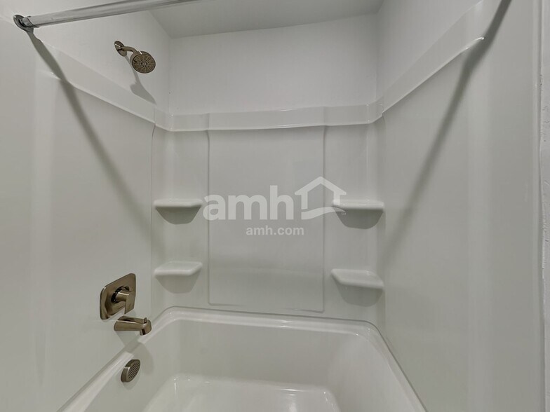 Building Photo - 17157 W Lawrence Ln