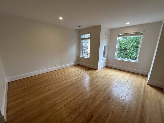 Building Photo - 1439 Girard St NW