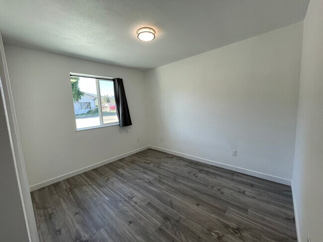 Building Photo - Brand new Apartment in Riddle