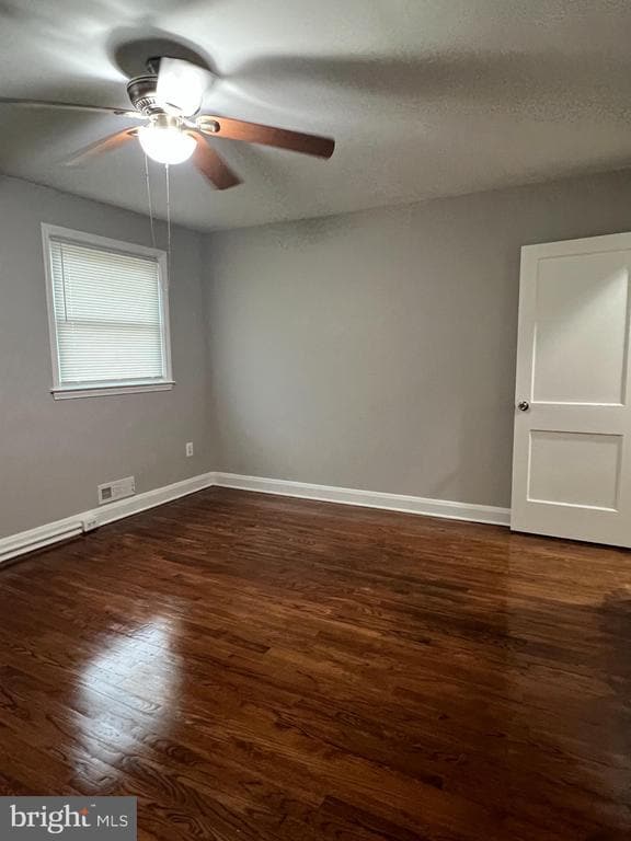 Building Photo - 4776 Shamrock Ave