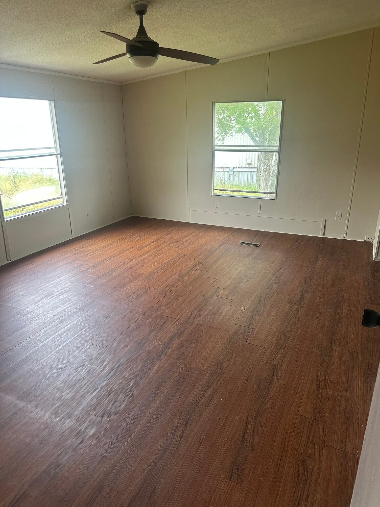 Building Photo - 45 Dandelion St