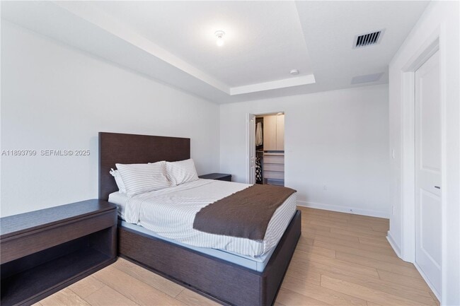 Building Photo - 5025 SW 37th St