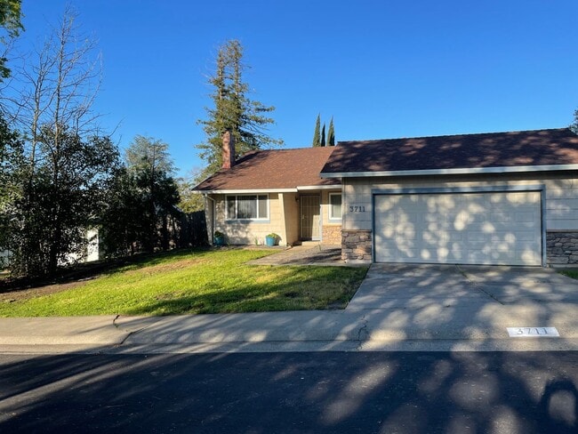 Building Photo - Welcome to this Charming Home in Antelope