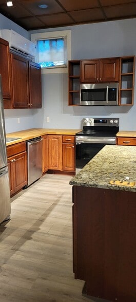 Building Photo - 440 Franklin Ave