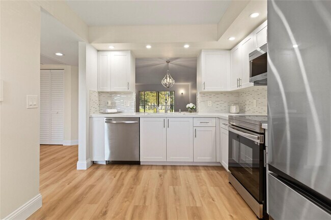 Building Photo - 1501 SW 131st Way