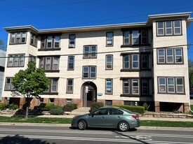 Building Photo - 916 E Gorham St
