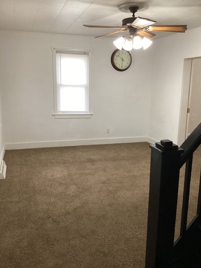 Building Photo - Charming House in the Country