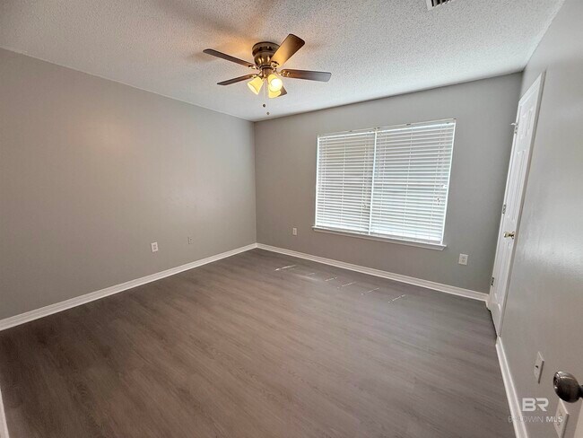 Building Photo - 521 Hamilton Blvd