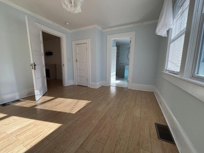 Building Photo - 17 Killian Rd