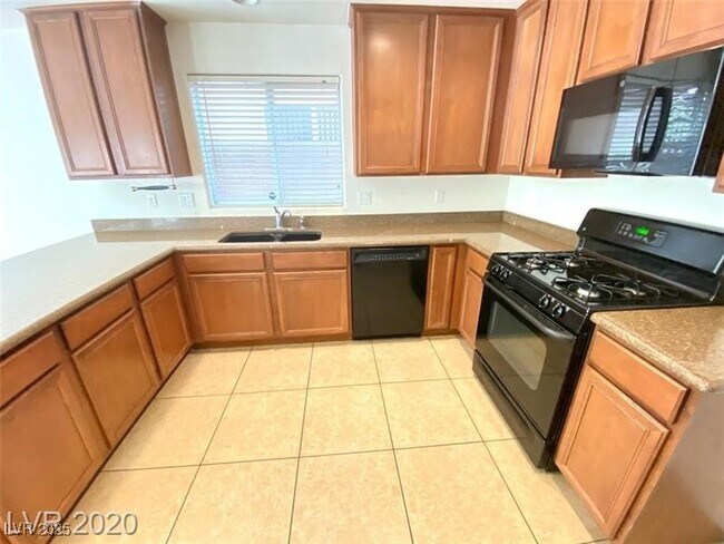 Building Photo - 8869 Skyline Peak Ct