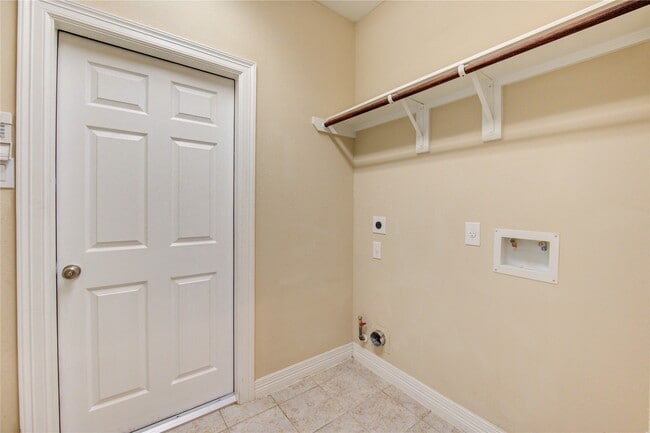 Building Photo - 5530 Mangrove Creek Ln