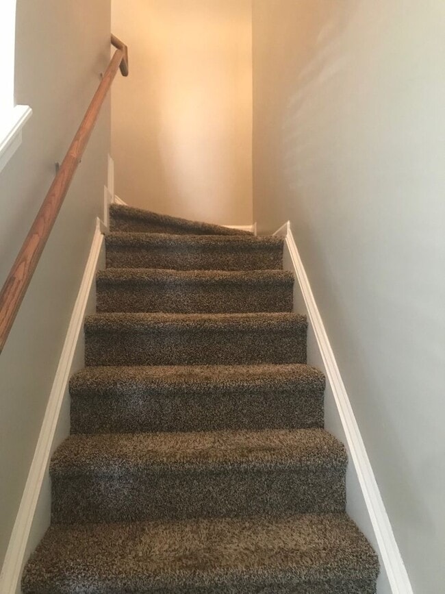 Building Photo - Come view this beautiful 2 Bedroom, 2.5 Bath townhome, located in the Olde Whitehall