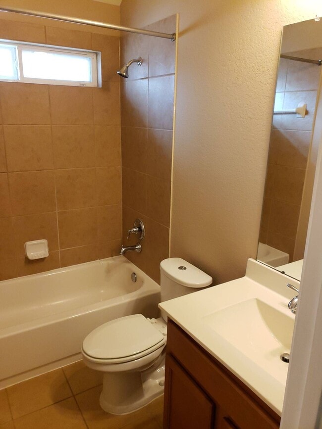 Building Photo - 26707 Gladestone Ridge Ct