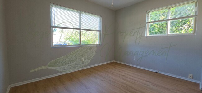 Building Photo - 5529-5531 Freeman Ct