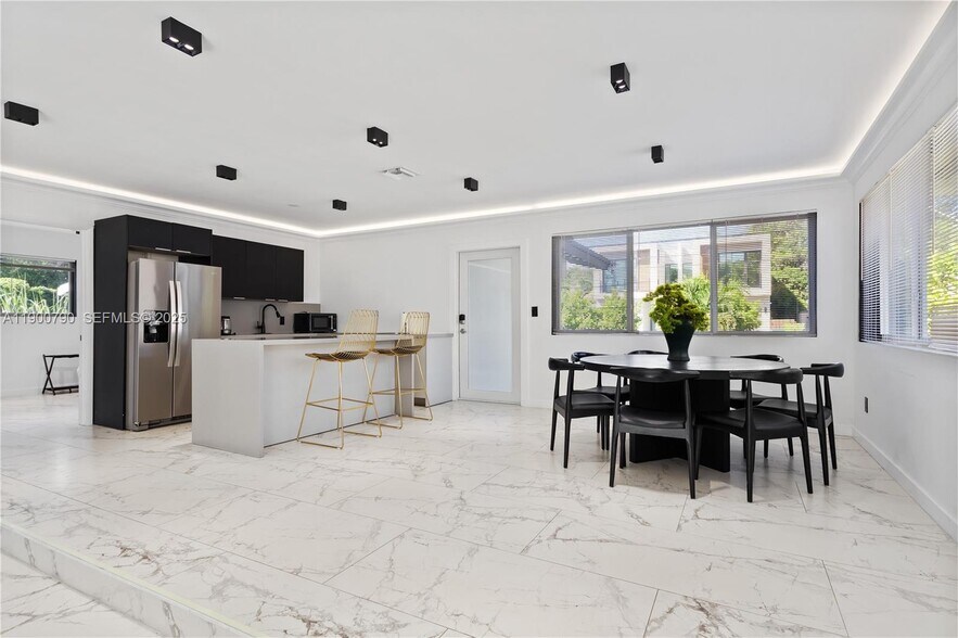 Building Photo - 270 NW 50th St