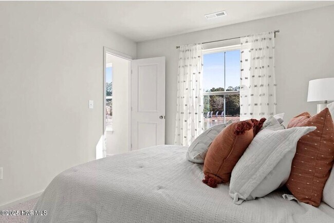 Building Photo - 3095 Day Dream Ln