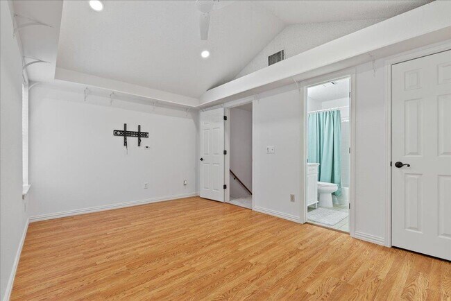 Building Photo - 1411 Gracy Farms Ln