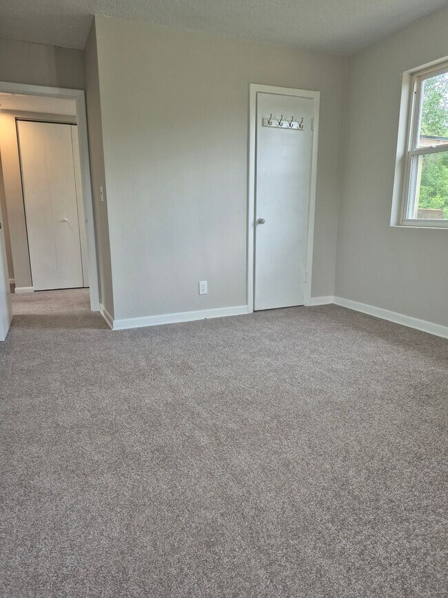 Building Photo - Welcome home