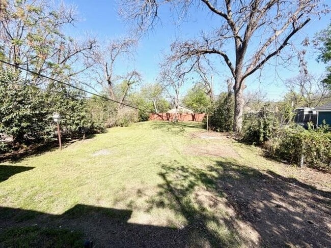 Building Photo - 3809 Homan Ave