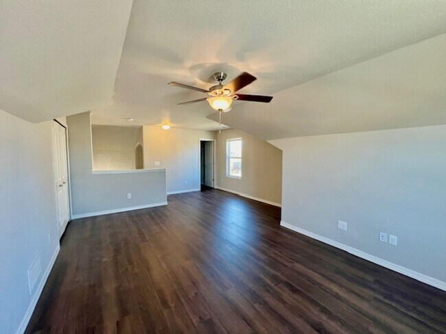 Building Photo - Charming 3 Bedroom Home In Falcon Highlands Available Now!