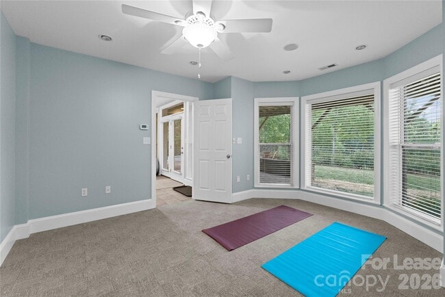 Building Photo - 578 Normandy Rd