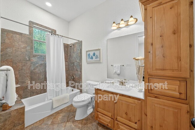 Building Photo - 24915 Estancia Cir