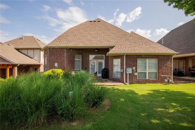 Building Photo - 6539 W Valley View Rd